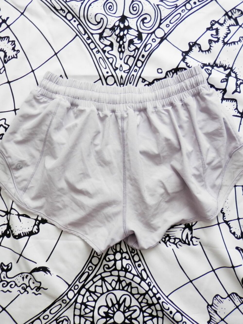 Lululemon || Beat the Heat Running Shorts in Light Periwinkle